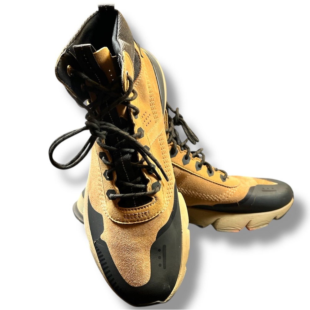 Sorel Men's Tan and Black Kinetic Rush Mid Boots Hiking Waterproof Lightweight